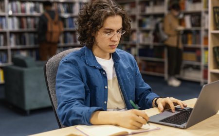 How to Manage Funds for Ravensbourne University London