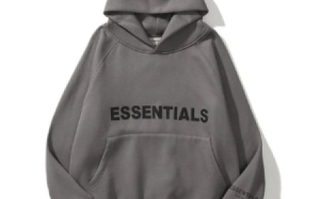 Essentials Hoodie – Your Go-To Layer for All Seasons