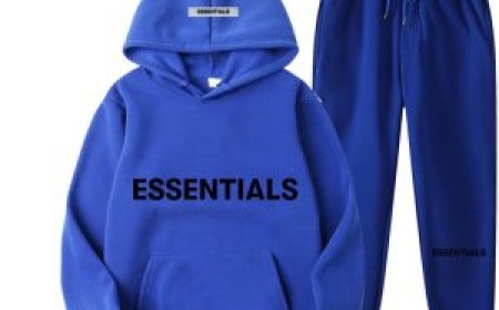 The Essential Hoodie: Soft Fabric Meets Modern Minimalist Design