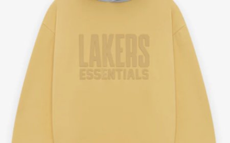 Modern Comfort Meets Simplicity – Essentials Hoodie Drop