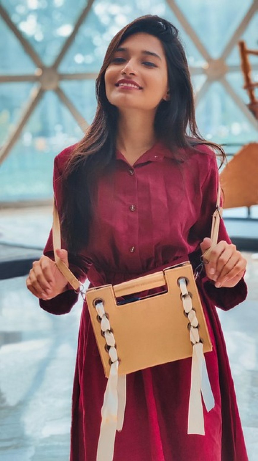 The Evolution of Hand Clutch Bags: From Vintage to Contemporary