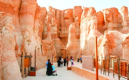 Exploring Religious and Cultural Landmarks with the Best Tour Operators in Saudi Arabia