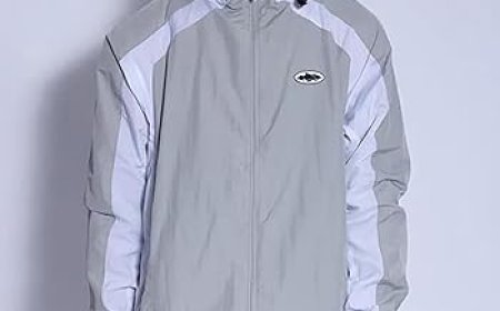 Stay Stylish in Any Weather with Corteiz Windbreaker