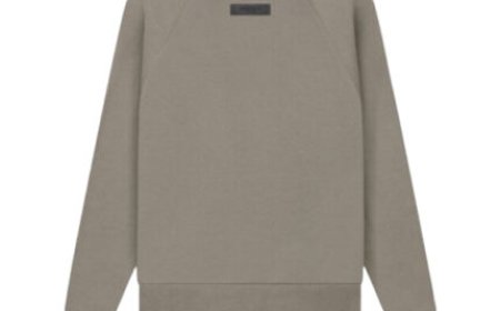 Essentials Sweatshirt: A Perfect Blend of Comfort and Minimalist Style