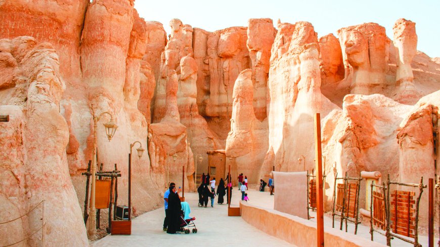 Exploring Religious and Cultural Landmarks with the Best Tour Operators in Saudi Arabia