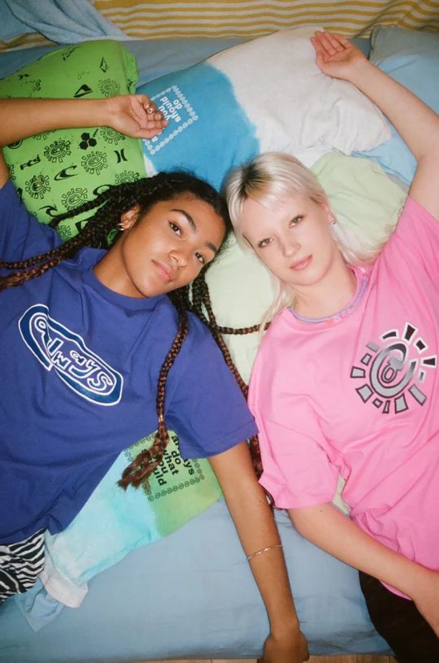 Adwysd Tracksuit: The Ultimate Blend of Style and Comfort"